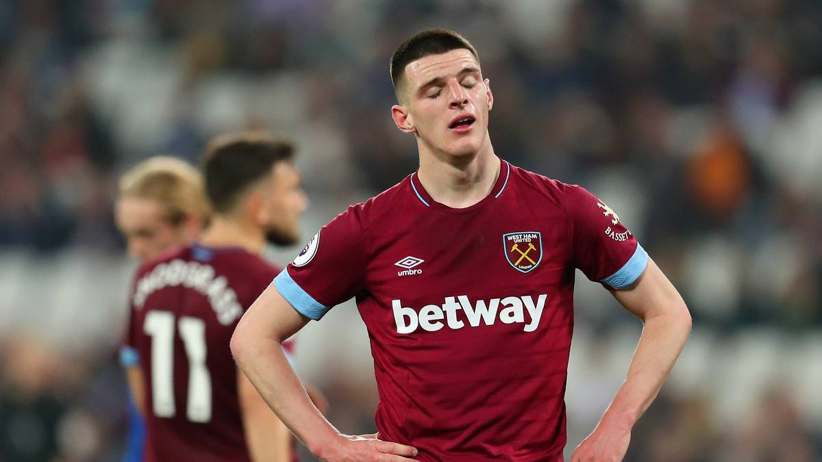 Für das zentrale Mittelfeld soll Manchester DECLAN RICE von West Ham United ins Visier genommen haben. Der Nationalspieler der Three Lions steht aber bei allen Top-6-Klubs der Premier League auf dem Zettel. Dort, wo die Perspektive auf Spielzeit am größten ist, wird es den 20-Jährigen wohl hinziehen