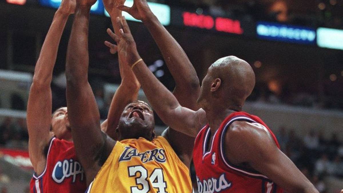 Am 6. März 2000 hat NBA-Legende Shaquille O'Neal eine Performance hingelegt, die seines Gleichen sucht. Gegen den Stadtrivalen, die Los Angeles Clippers, läuft er so richtig heiß. Am Ende der Partie stehen 61 Punkte und 23 Rebounds für ihn zu Buche. Ersteres ist sein Karrierebestwert. Obendrein gewinnen die Lakers die Partie mit 123:103