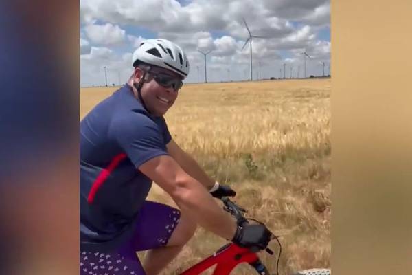 500 Kilometer auf dem Rad! Brasilien-Ikone löst irre Wette ein