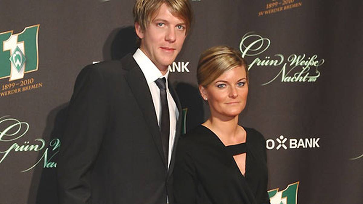 "Ich bin einfach nur froh, dass meine Freundin nicht in der Wohnung war, als die Einbrecher kamen", sagt Niemeyer. Lebensgefährtin Kyra (r.) hält sich am  Wochenende des Einbruchs bei ihrer  Familie in Niedersachsen auf