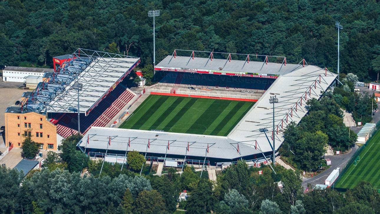 Union-Spiel startet mit Verspätung