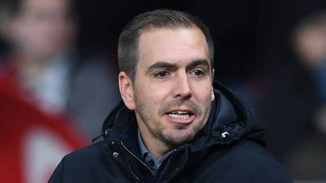 Turnierdirektor Philipp Lahm nimmt die deutsche Nationalmannschaft mit Blick auf die Heim-EM erneut in die Pflicht - und übt dabei auch Kritik an Bundestrainer Julian Nagelsmann.