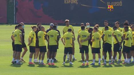 Arthur soll Barcelona im Tausch für Pjanic verlassen und zu Juventus Turin wechseln. Im Training ergreift der Brasilianer das Wort und verkündet wohl seinen Abschied.