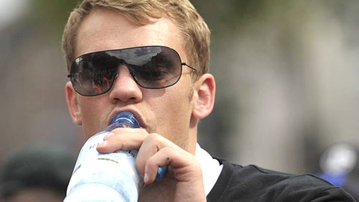 Ein gekipptes Fenster soll den Tätern als Zugang in Neuers Wohnung gedient haben