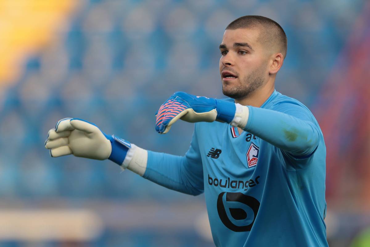 Lucas Chevalier soll vor einem Wechsel von Lille zu PSG stehen - dadurch könnte er zum teuersten Keeper der französischen Fußballgeschichte werden.
