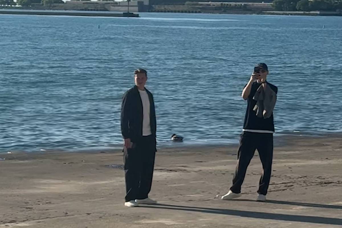 Noch vor 7 Uhr! Bayern-Duo am Strand