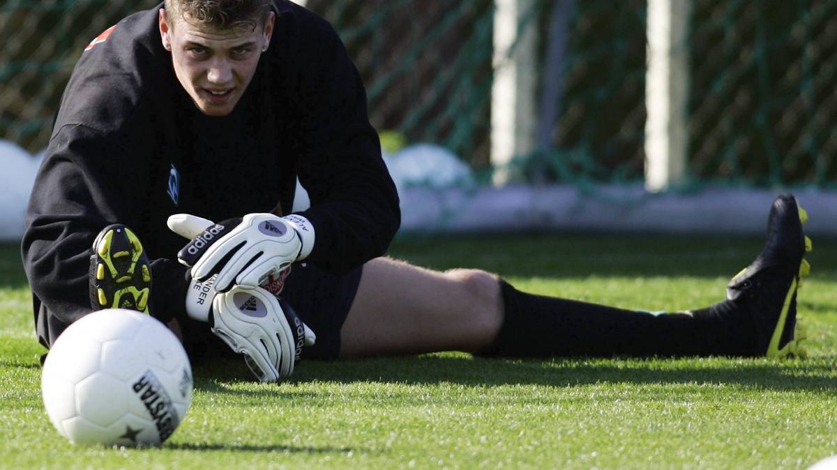 Der damalige Bremer Keeper Alexander Walke wird nach einem Spiel der U-20-Nationalmannschaft bei der WM in den Vereinigten Arabischen Emiraten positiv getestet. Er hatte Cannabis konsumiert. Urteil: sieben Monate Sperre
