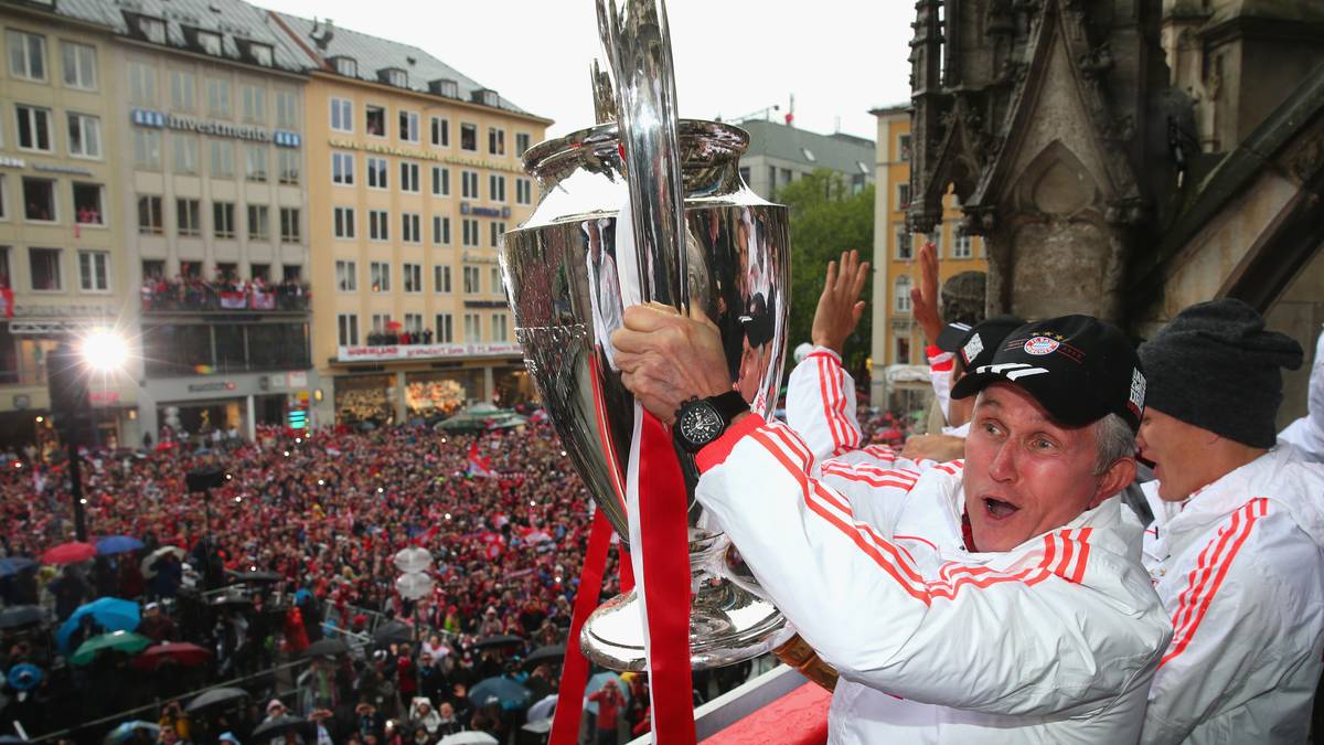 Nach zwei Jahren ohne Titel dominiert die Truppe von Jupp Heynckes wieder die Bundesliga. Bereits am ersten Spieltag übernimmt Bayern die Tabellenführung und behält diese durchgehend bis zum Saisonende