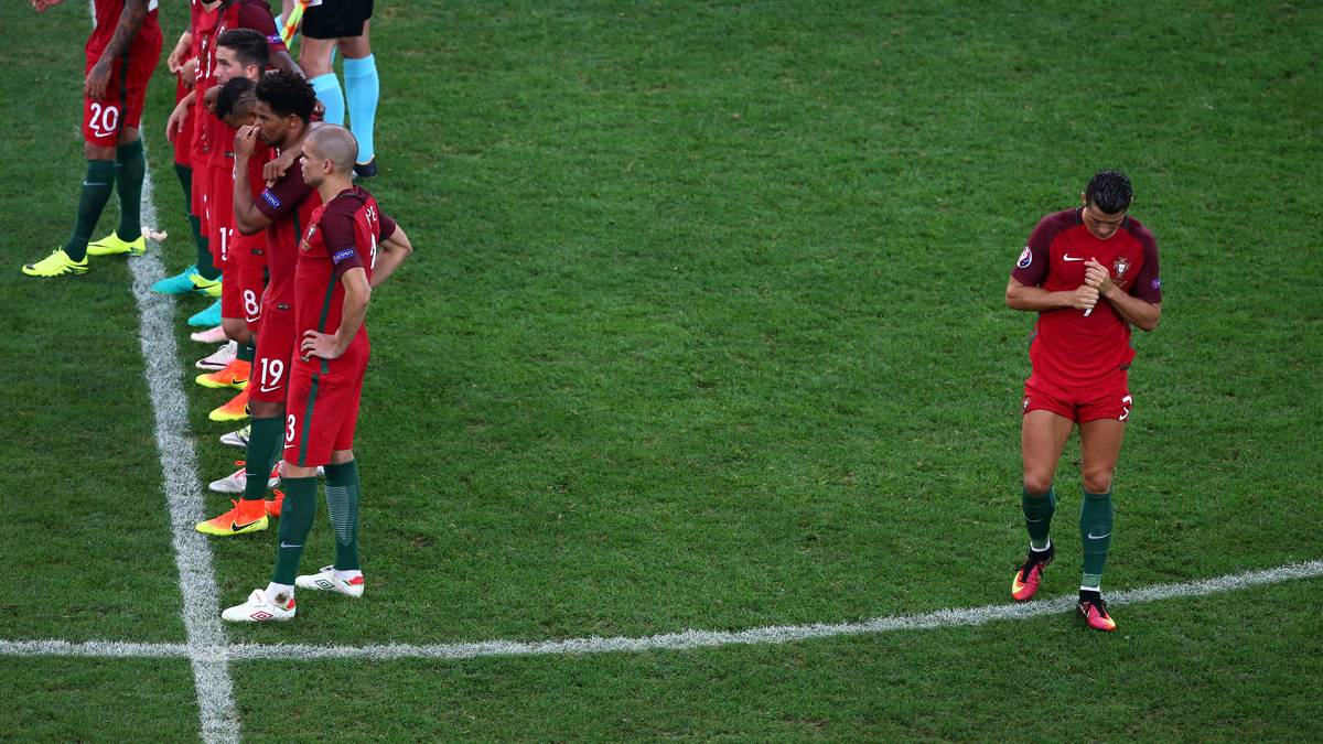 Beim Elfmeterschießen gegen Polen schottete er sich von der restlichen Mannschaft ab