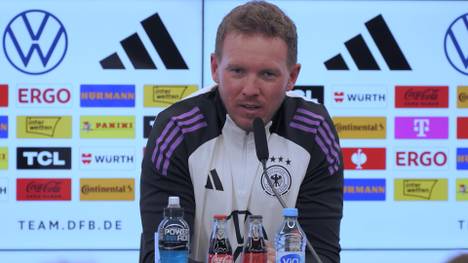 Bundestrainer Julian Nagelsmann spricht auf der DFB-PK über die aktuelle Form von Jamal Musiala. Er vergleicht ihn mit dem jüngeren Musiala zu seiner Zeit beim FC Bayern.