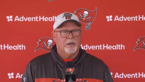 Der Coach des amtierenden Superbowl-Champions Tampa Bay Buccaneers verlangt seinen Spielern einiges ab und verhängt strenge Corona-Regeln.