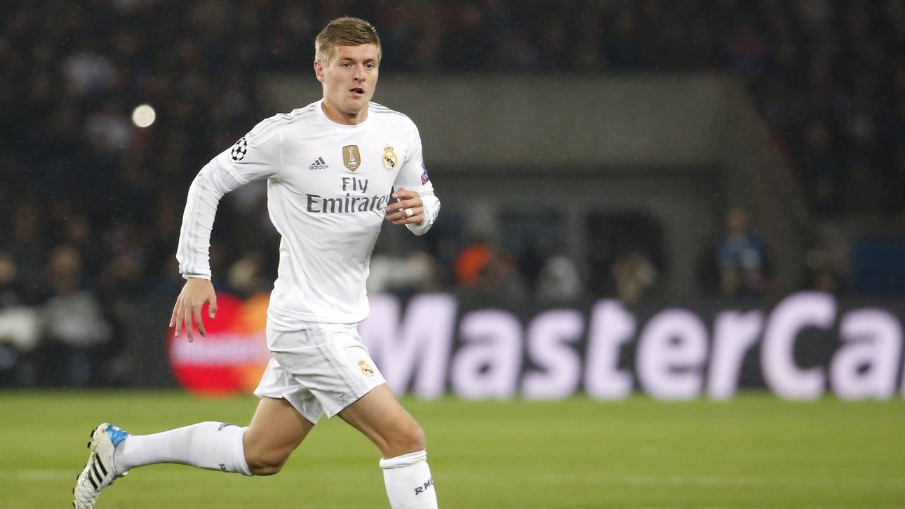 Toni Kroos von Real Madrid am Ball