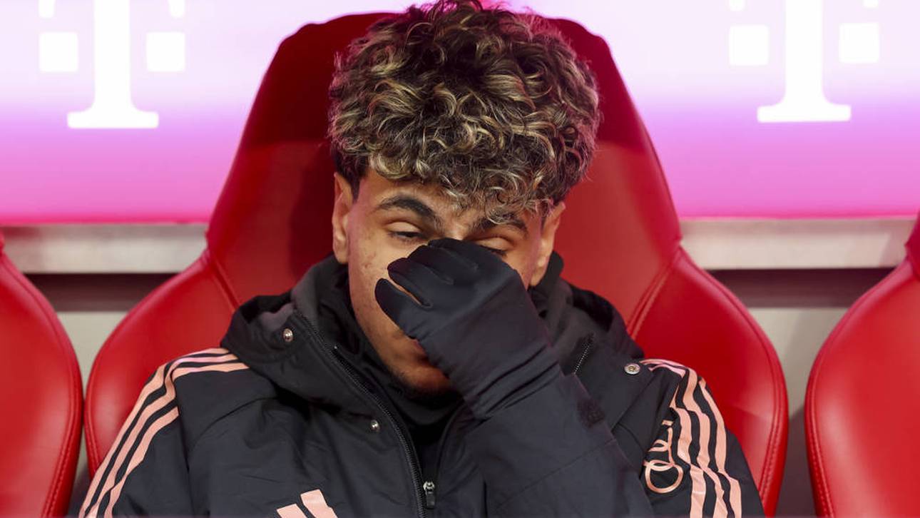 Adam Aznou sitzt bei den Bayern zumeist nur auf der Bank