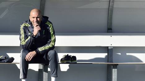 Zinedine Zidane beerbt bei Real Madrid Rafael Benitez als Trainer
