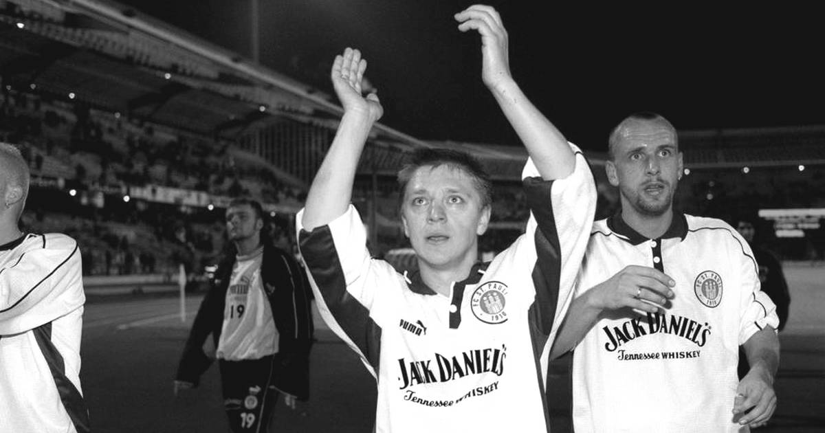 Former Bundesliga pro dies at 54 during charity match