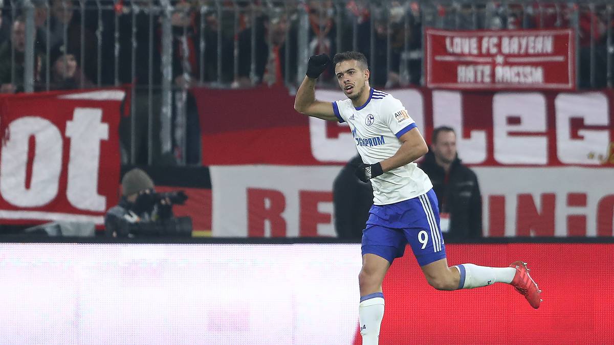 Doch Schalke schlägt nach der Bayern-Führung zurück und kommt durch einen Hammer von Franco di Santo zum Ausgleich