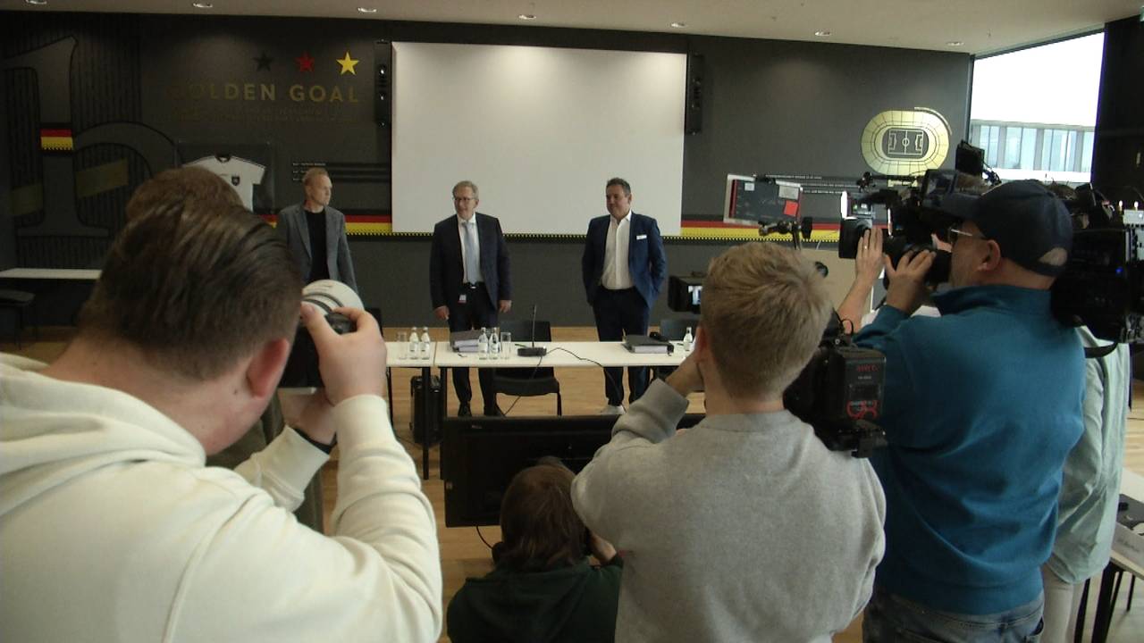 „Scheißhuckel“: Hecking schützt Horn