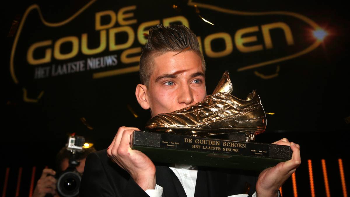 Die Ablösesumme für den 21 Jahre alten Mittelfeldspieler, der fußballerisch wie De Bruyne beim KRC Genk ausgebildet wurde, soll bei rund zehn Millionen Euro liegen. In Anderlecht läuft sein Vertrag noch bis 2017. Praet kann in der Offensive im Zentrum wie auch auf den Flügeln eingesetzt werden