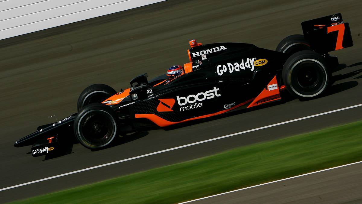 2009: Danica Patrick legt nach und fährt als Dritte das erste Podium einer Frau auf dem Brickyard ein