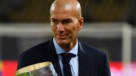 Wieder eine Trophäe: Für Zinedine Zidane ist das schon liebgewonnene Routine