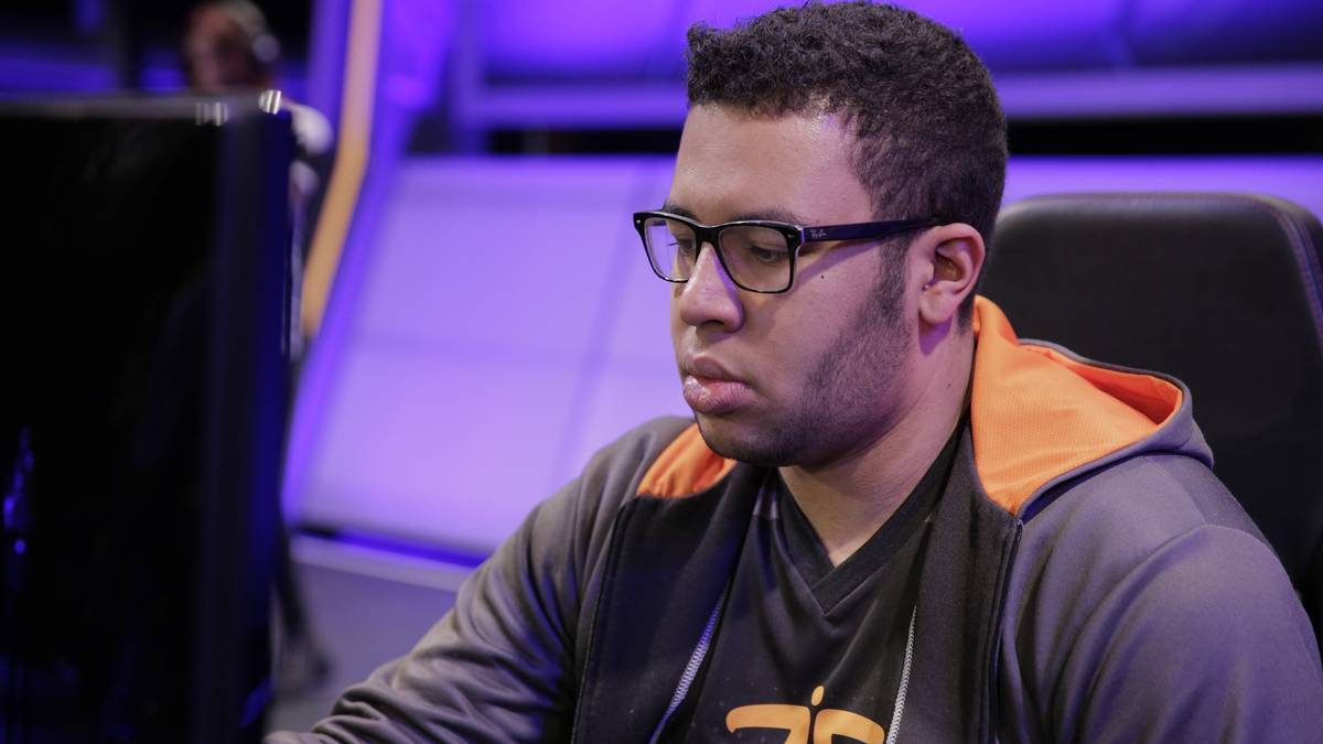 Anfang des Jahres setzte Fnatic auf den deutschen Nachwuchs-Star Lewis „Noxiak“ Felix. Als man sich nach einigen Wochen für eine Umstellung in der Bot-Lane entschied, wurde er mit Angeboten von der Konkurrenz überflutet. 