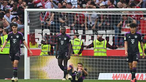 Ermedin Demirovic steht kurz vor einem Wechsel zum VfB Stuttgart. Außerdem zeigt sich der FC Bayern gesprächsbereit über einen möglichen Abgang eines Abwehr-Stars. 