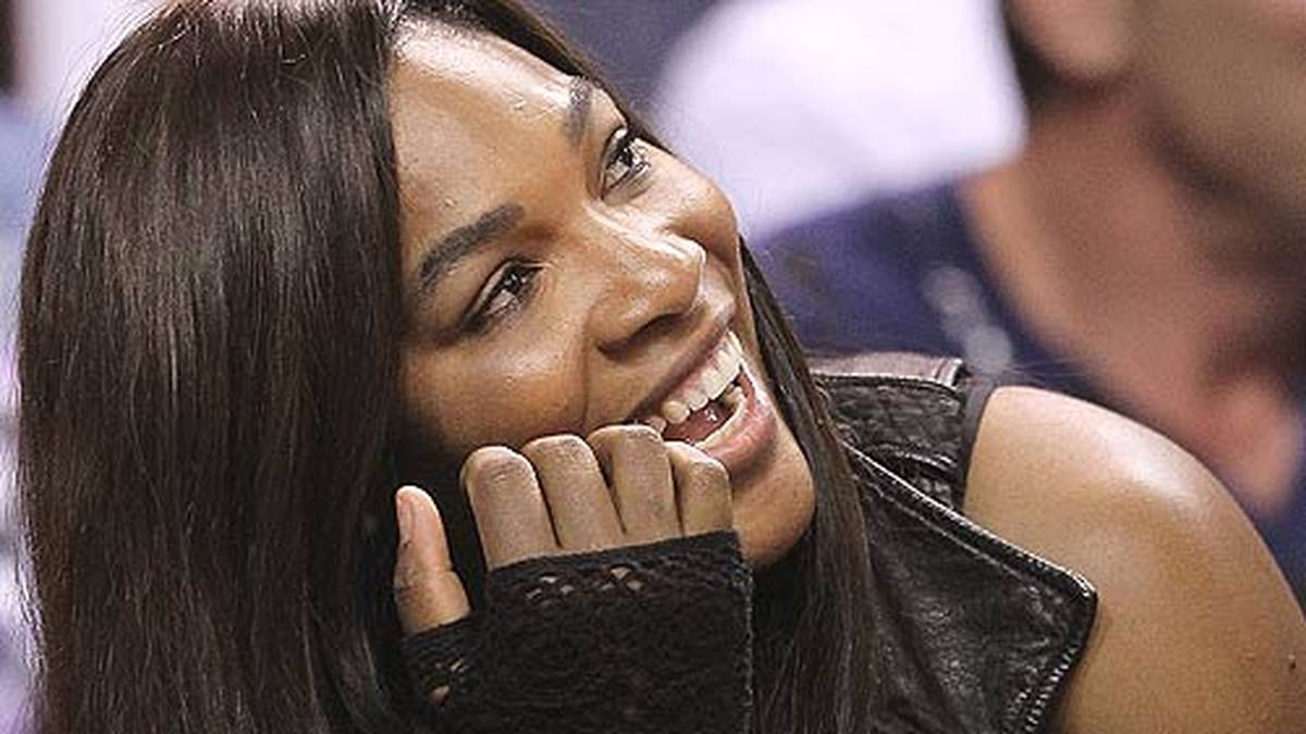 Aufatmen bei Serena Williams: Gegen den Stalker Der US-Amerikanerin wird im Mai 2011 Anklage erhoben. Der Täter wird erneut in der Umgebung von Williams' Haus gesehen, woraufhin Sicherheitsbeamte sofort die Polizei verständigen