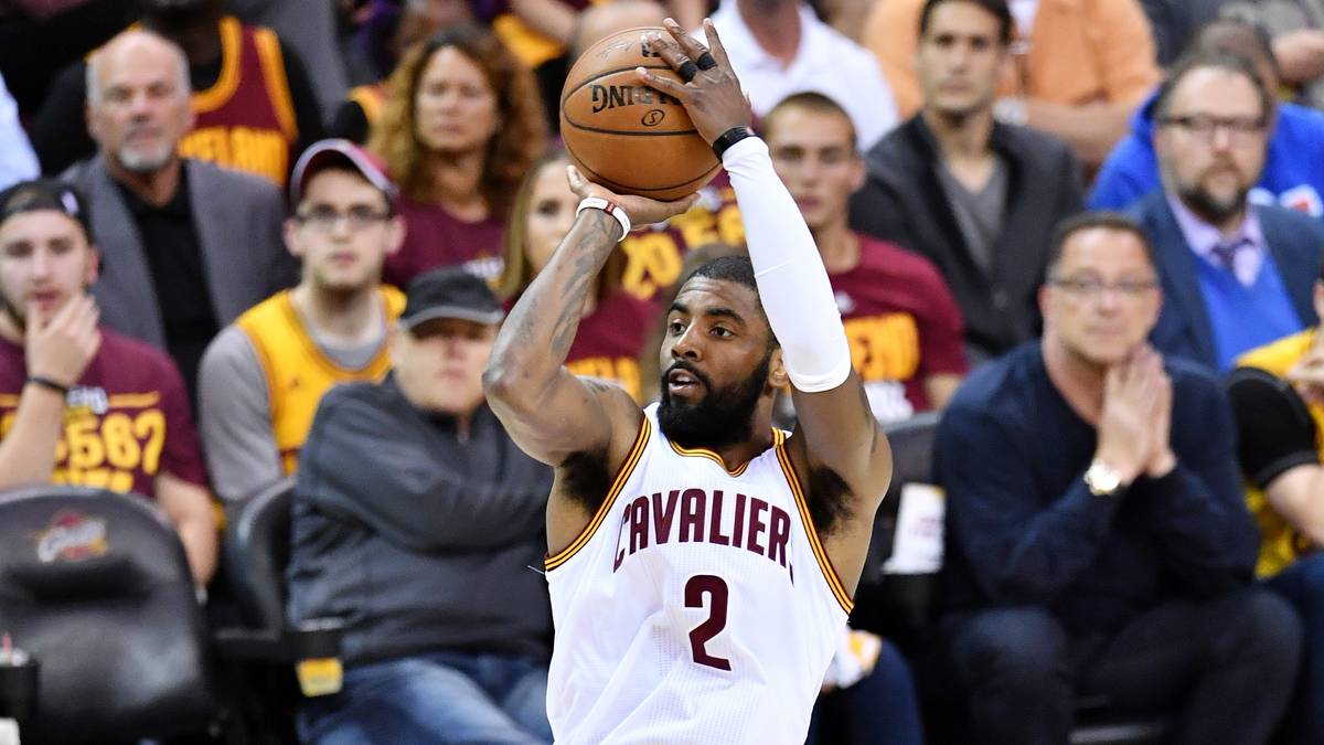 11 DREIER - KYRIE IRVING (Cleveland Cavaliers vs. Portland Trail Blazers, Saison 14/15)