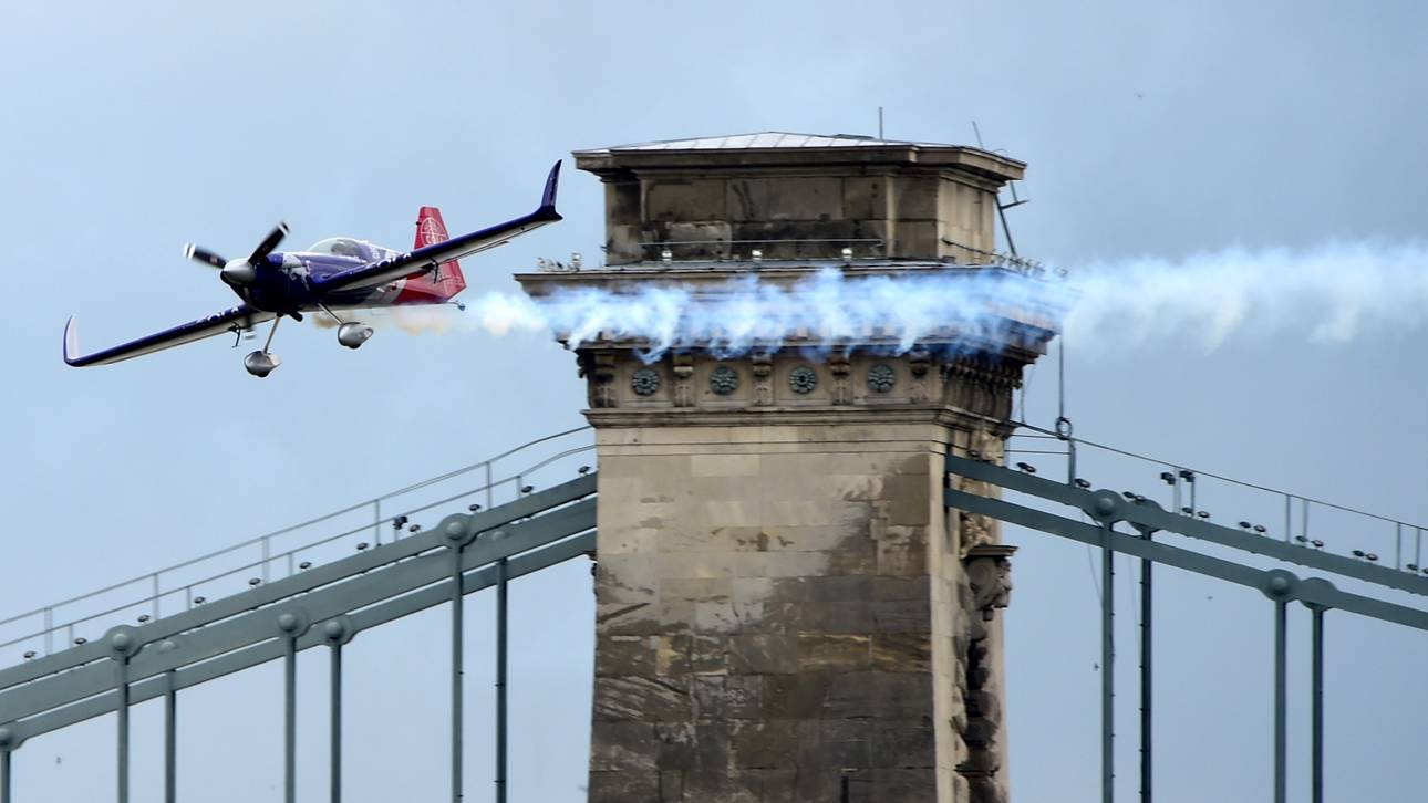 Red Bull Air Race in Budapest LIVE