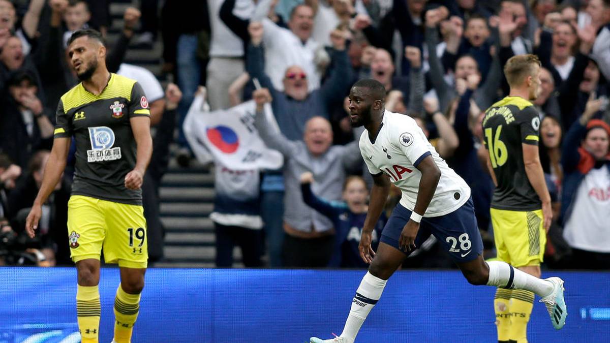 TANGUY NDOMBÉLÉ vs. KINGSLEY COMAN: Der französische Nationalspieler war der Königstransfer der Spurs in dieser Saison, satte 60 Millionen Euro Ablöse flossen an Olympique Lyon. Der 22-Jährige ist sehr passsischer und kurbelt von der linken Achterposition aus das Offensivspiel Tottenhams an. Bewies mit zwei Toren und einem Assist auch schon seine Torgefährlichkeit