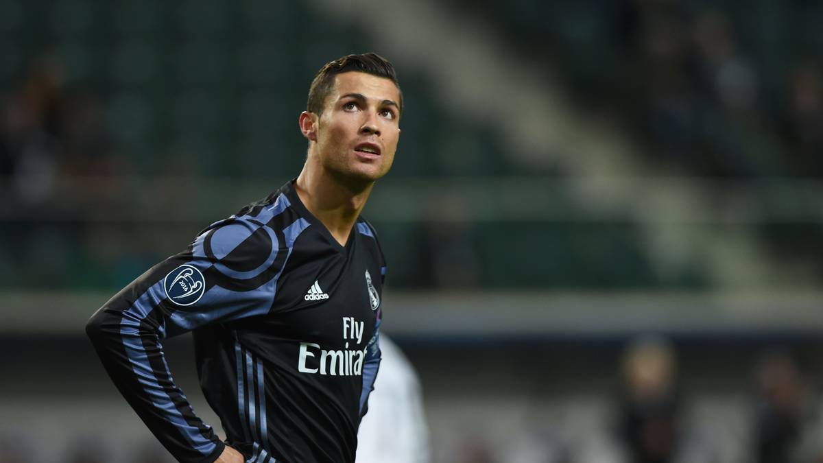 Cristiano Ronaldo gehört zu den Topverdienern unter den Fußballern. Doch ihm selbst ist sein astronomisches Gehalt wohl noch zu niedrig. Gut, dass die Vertragsverlängerung des Megastars von Real Madrid perfekt ist
