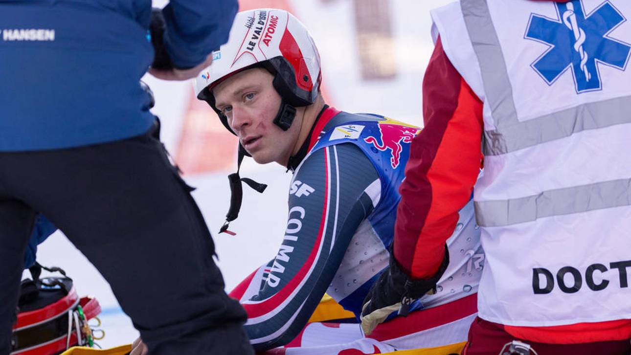 Ken Caillot kann sich nach einem schweren Sturz aufsetzen 