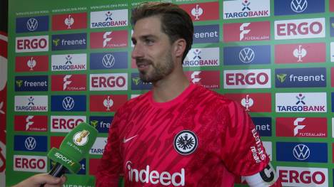 Eintracht Frankfurt spielt in der zweiten Runde des DFB-Pokals gegen Borussia Mönchengladbach lange in Unterzahl. Doch Kevin Trapp und Co. werden von der Atmosphäre getragen.