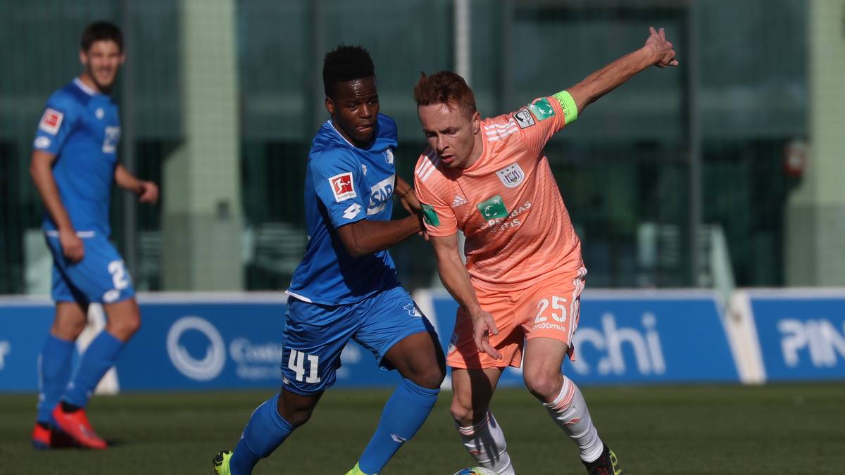 Sein Bundesliga-Debüt gab Amade am 2. März beim Hoffenheimer Duell mit Frankfurt. In der aktuellen Youth-League-Saison stand er bislang sieben Mal auf dem Feld und steuerte eine Torvorlage bei