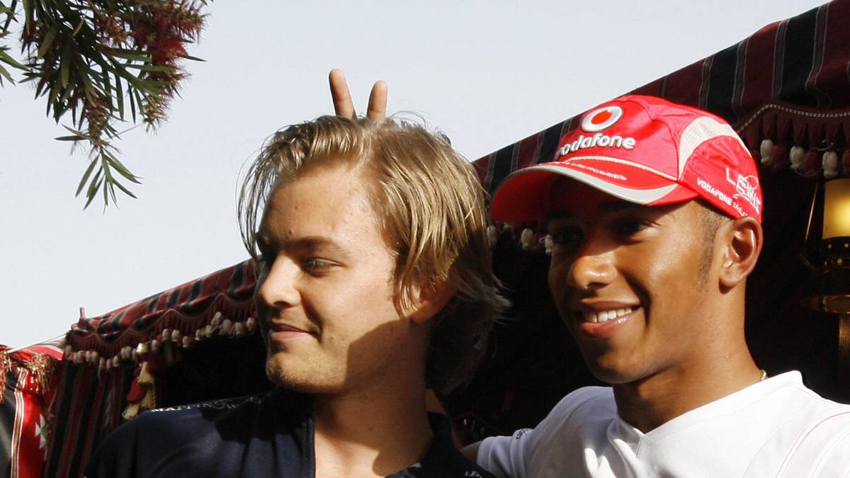 Williams' German driver Nico Rosberg (L)