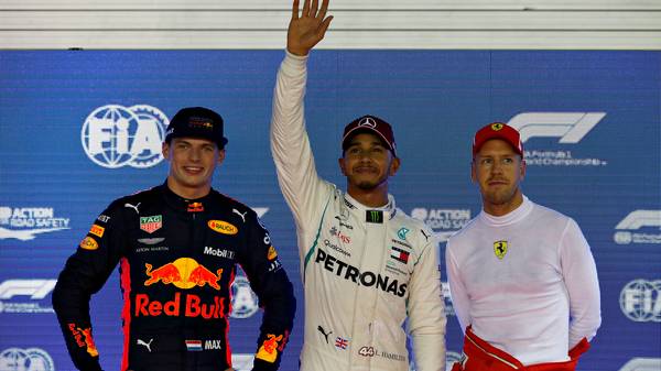 Das Singapur-Podium mit Hamilton und Vettel
