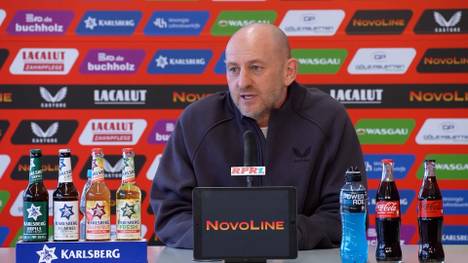 Wirbel vor dem Traditionsduell zwischen Kaiserslautern und Karlsruhe. Hat ein FCK-Mitarbeiter heimlich bei den Badenern spioniert? Lautern-Trainer Lieberknecht weist die Vorwürfe zurück, spricht aber von einem anderen Vorfall.