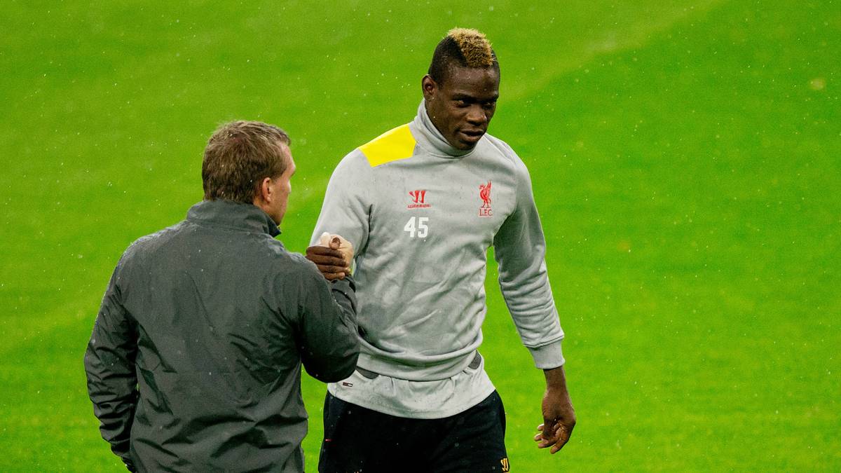 Sie lauteten: "Wenn der Spieler während jeder Spielzeit des Vertrages nicht mehr als dreimal vom Platz gestellt wird wegen gewalttätigen Verhaltens, Anspuckens eines Gegners oder einer anderen Person, beleidigender oder ausfallender Sprache und/oder für Gesten und/oder Widerreden mit Worten oder Gesten, dann bekommt er jeweils zum Saisonende am 30. Juni eine Bonuszahlung von einer Million Pfund"