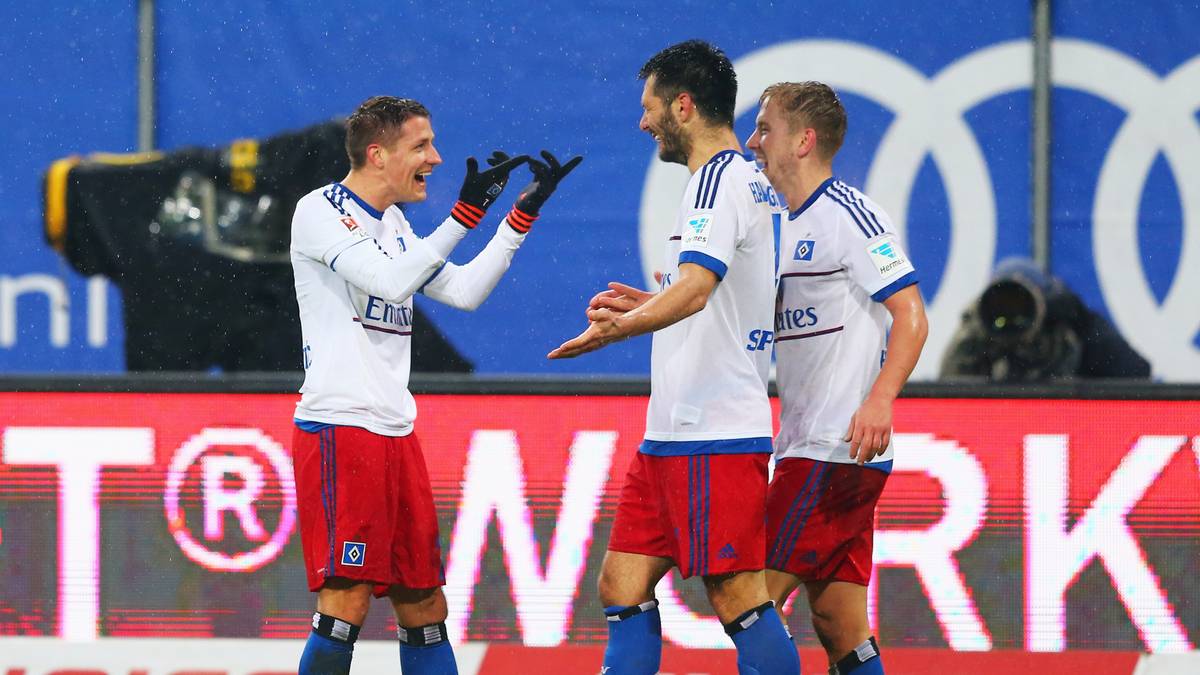 Im Gegenteil: Ivo Ilicevic (l.) erhöht zehn Minuten vor dem Ende auf 3:1. Raffaels Anschluss kurz vor dem Schlusspfiff kommt zu spät, die Hamburger zittern die drei Punkte über die Zeit. Ein Big-Point