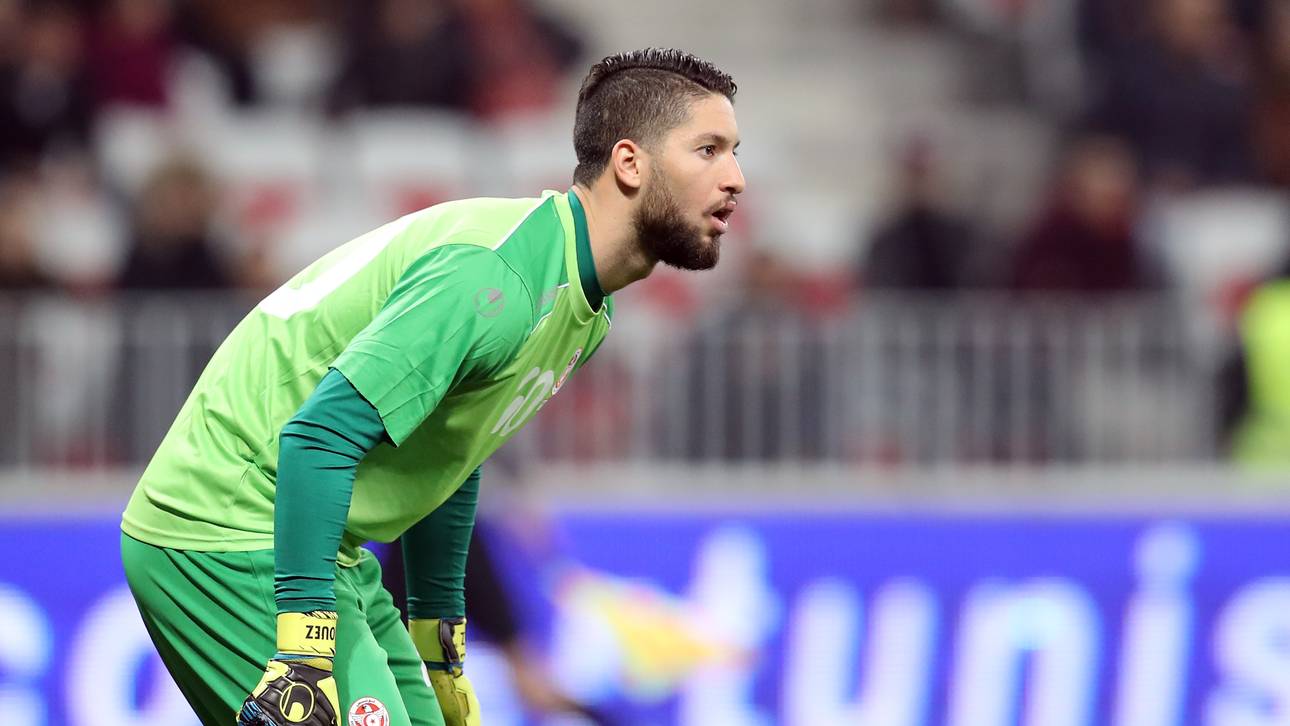 Torwart simuliert für Esspause