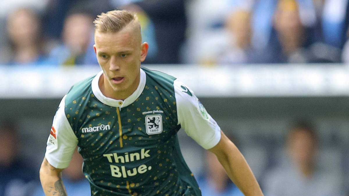 Was dem 1. FC Köln sein Karnevals-Trikot ist, das sind für die Münchner Vereine die Oktoberfest-Trikots. 1860 spielte im September und Oktober 2015 mit einer besonders schönen Version des alljährlich heiß erwarteten Trikots auf