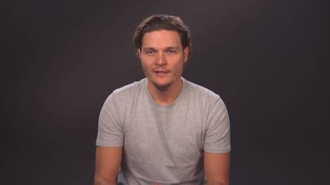 Edin Terzic spricht im BVB-Feiertagsmagazin über seine neue Rolle als Cheftrainer des BVB. Der Neu-Coach fordert eine Steigerung von seinem Team in der Rückrunde.