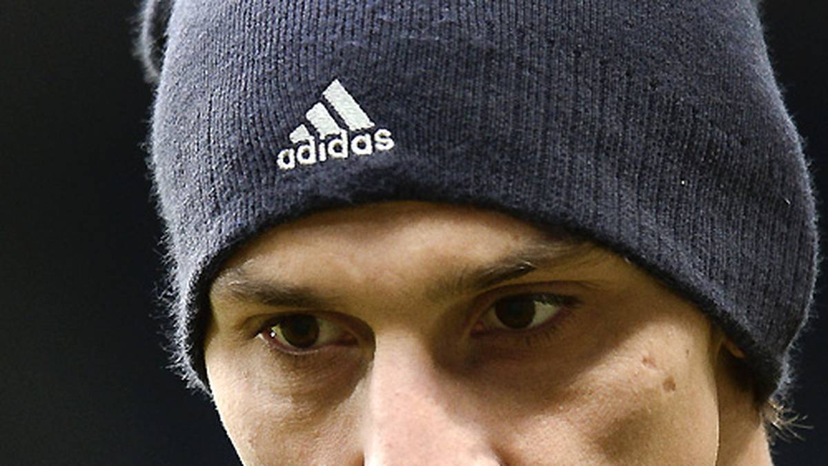 Nur um wenig später wieder ganz der Alte zu sein: "Ich scheiß drauf, was die über mich schreiben. Ich habe ein Niveau erreicht, wo ich die Medien nicht brauche. Aber sie brauchen mich."