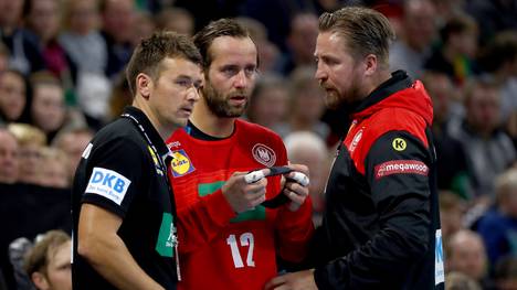 Das Team von Bundestrainer Christian Prokop (l.) startet in die Heim-WM