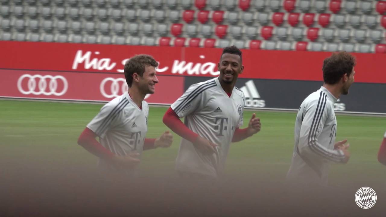 Mannschaftstraining des FC Bayern München am Campus