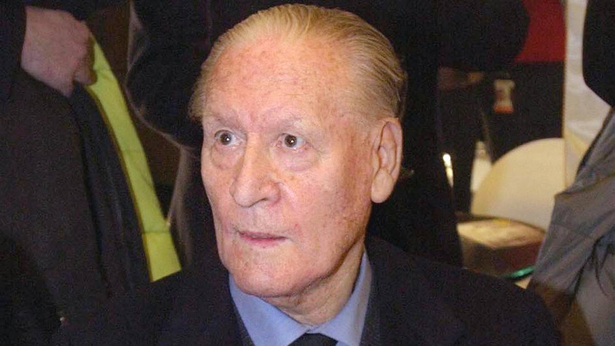 Nils Liedholm (AC Milan) - 74 Jahre und 236 Tage. Der älteste Trainer aller Zeiten in einer europäischen Top-Liga. Der Schwede, der Jahre zuvor mit Roma dreimal Pokalsieger und einmal Meister wurde, sprang 1997 noch ein Mal für knapp drei Monate beim AC Milan ein und stellte zumindest sicher, dass der kriselnde Traditionsklub nichts mit dem Abstieg zu tun hatte