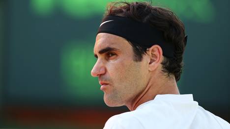 Böser Blick: Roger Federer ist nicht gut auf Gerard Pique zu sprechen