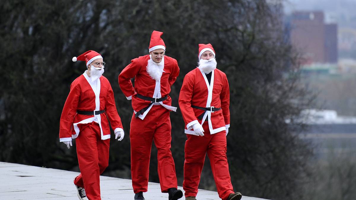 Die Weihnachtsmänner machen sich auf den Weg in den "Ally Pally". Ob sie dem ein oder anderen Spieler den Einzug in die nächste Runde bescheren? 