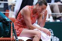 Die Australian-Open-Siegerin Aryna Sabalenka wird von einer Verletzung ausgebremst - und muss gar das prestigeträchtigste Turnier des Jahres sausen lassen.
