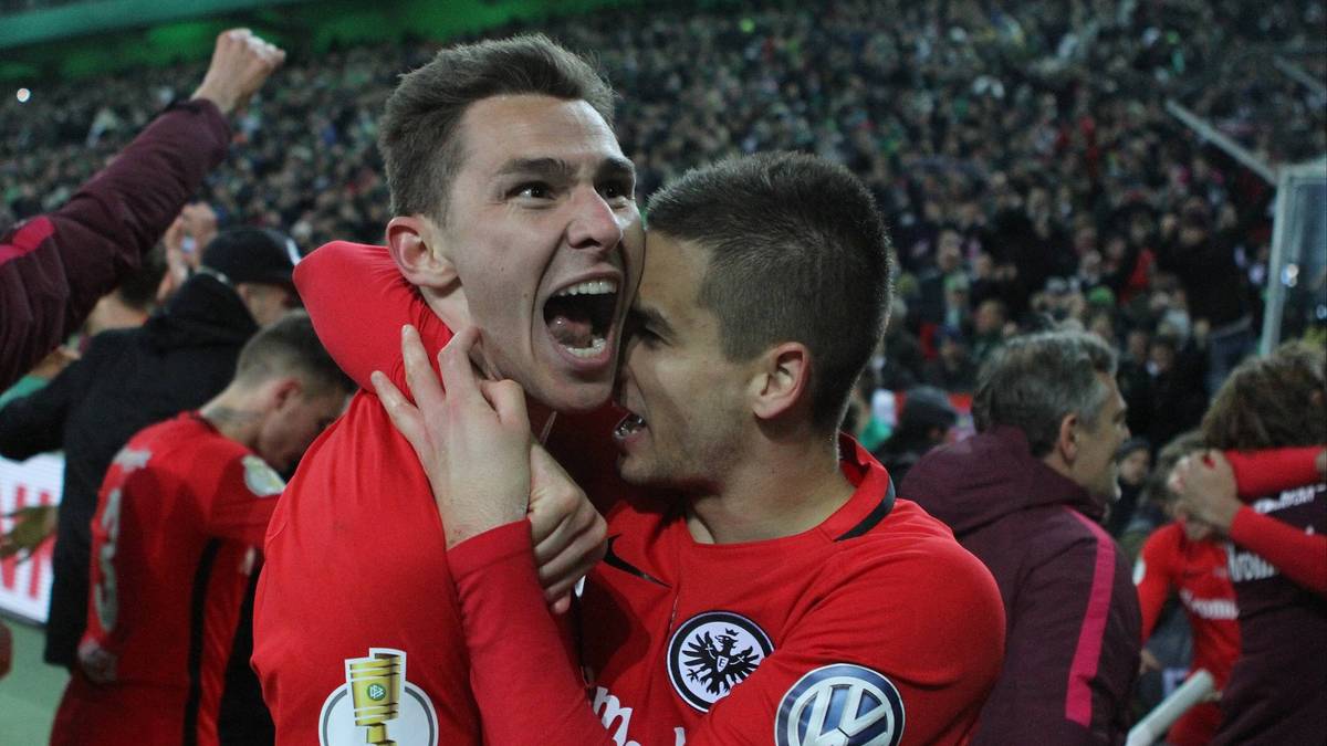 Ausgerechnet der frühere Gladbacher Branimir Hrgota verwandelt den entscheidenden Elfmeter und verwandelt den Borussia-Park in ein einziges Tränenmeer